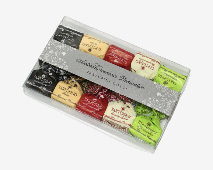 Dunkle und helle Schoko-Pralinen mit Haselnüssen, Pistazien und Amaretti von Antica Torroneria Piemontese