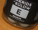 Weiße Schokolade mit salzigem Lakritzkern von Lakrids by Bülow - Nahaufnahme